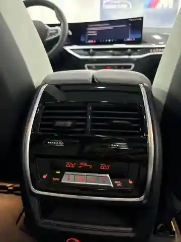 BMW X5 2025 M Sport - Vue 15