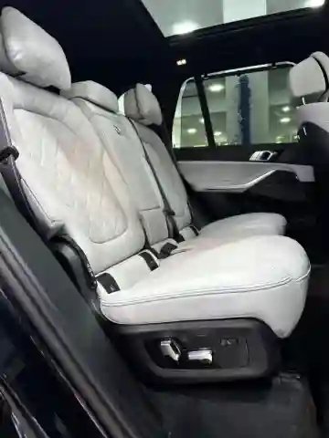 BMW X5 2025 M Sport - Vue 4