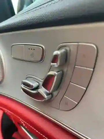 Mercedes Classe E 2021 AMG - Vue 10