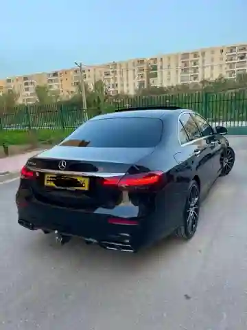 Mercedes Classe E 2021 AMG - Vue 12
