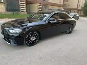 Mercedes Classe E 2021 AMG - Vue 5
