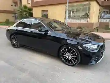 Mercedes Classe E 2021 AMG - Vue 7