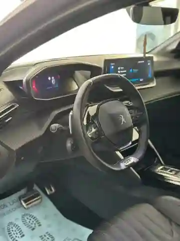 Peugeot 208 2022 GT Line - Vue 19