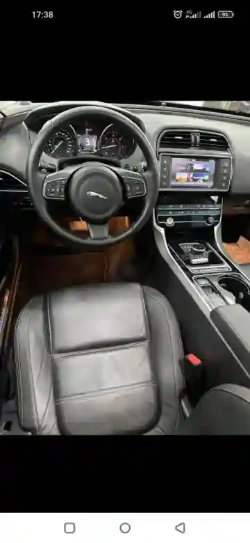 Jaguar XE 2017 Prestige - Vue 1