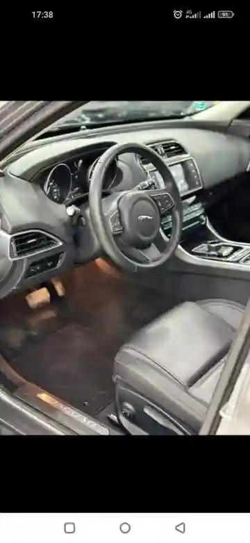 Jaguar XE 2017 Prestige - Vue 17