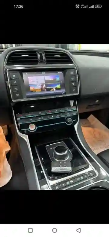 Jaguar XE 2017 Prestige - Vue 2