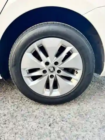 Skoda Octavia 2021 Ambition - Vue 12