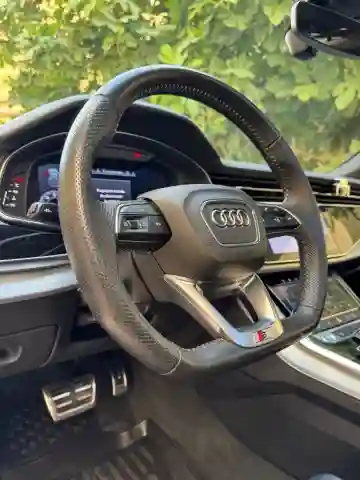Audi Q8 2019 S-line 50 TDI - Vue 3