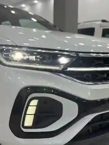 Volkswagen T-roc 2025 R- Line Edition - Vue 16