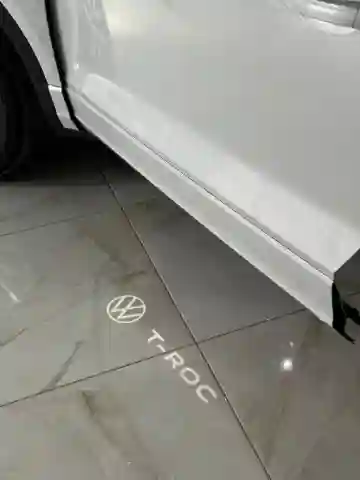 Volkswagen T-roc 2025 R- Line Edition - Vue 4