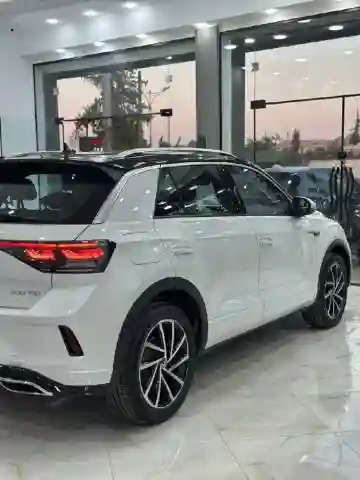 Volkswagen T-roc 2025 R- Line Edition - Vue 6