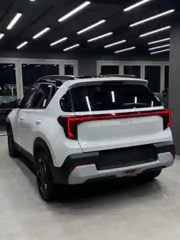 Kia Sonet 2025 Premium - Vue 12