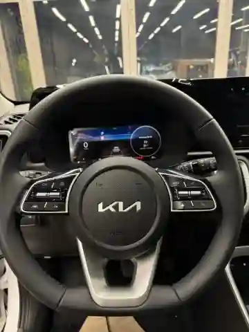 Kia Sonet 2025 Premium - Vue 3