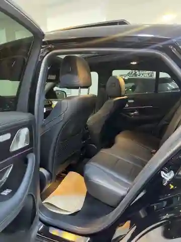 Mercedes GLE 2024 300 D - Vue 16