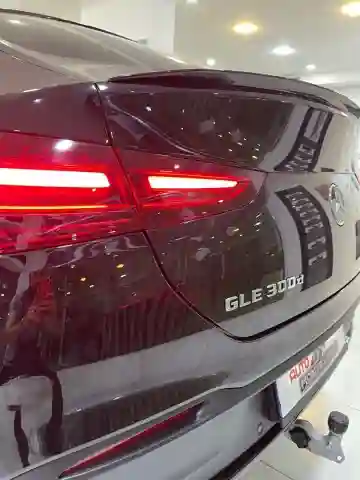 Mercedes GLE 2024 300 D - Vue 2