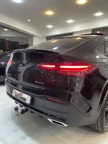 Mercedes GLE 2024 300 D - Vue 4